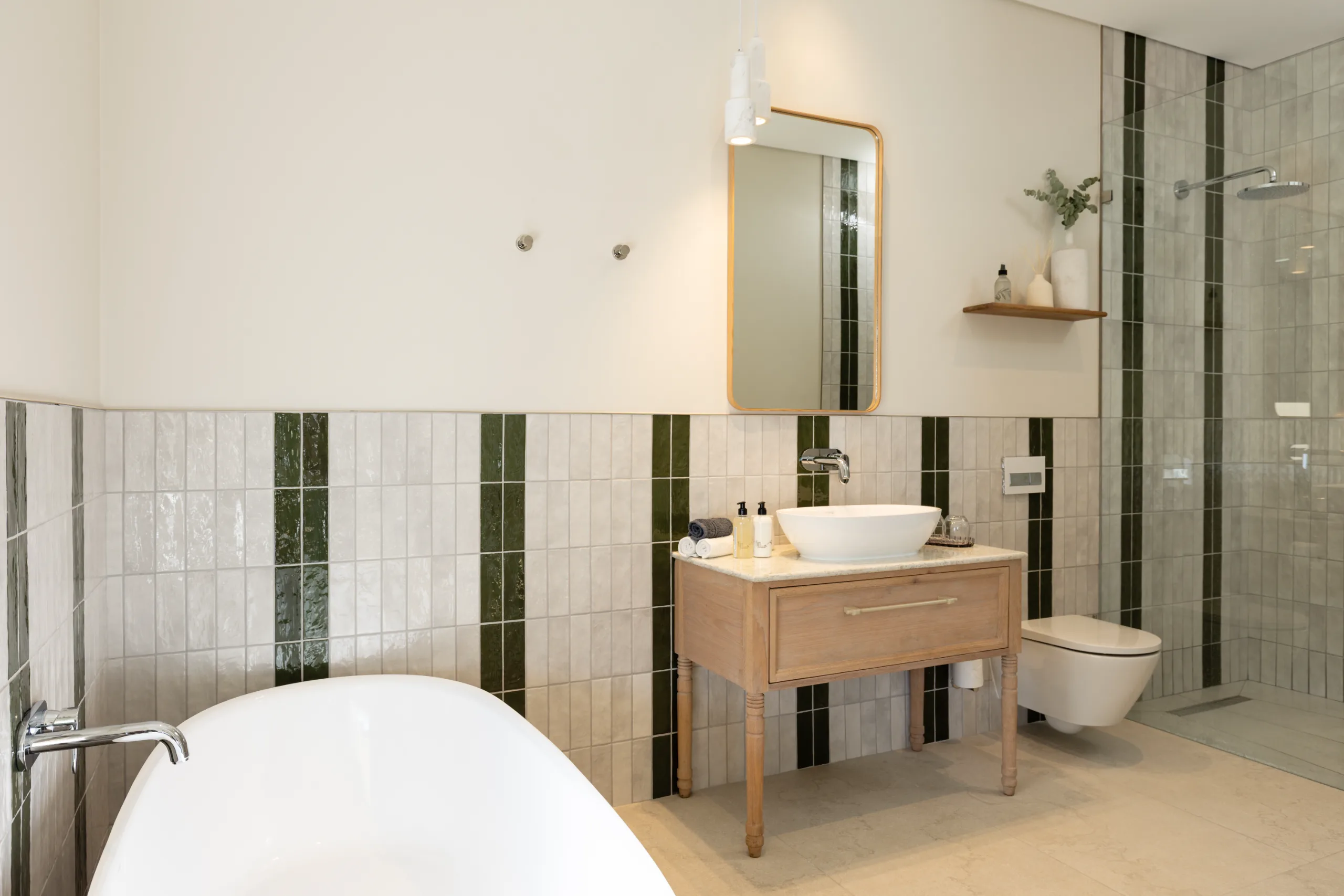 Deluxe room bathroom 1